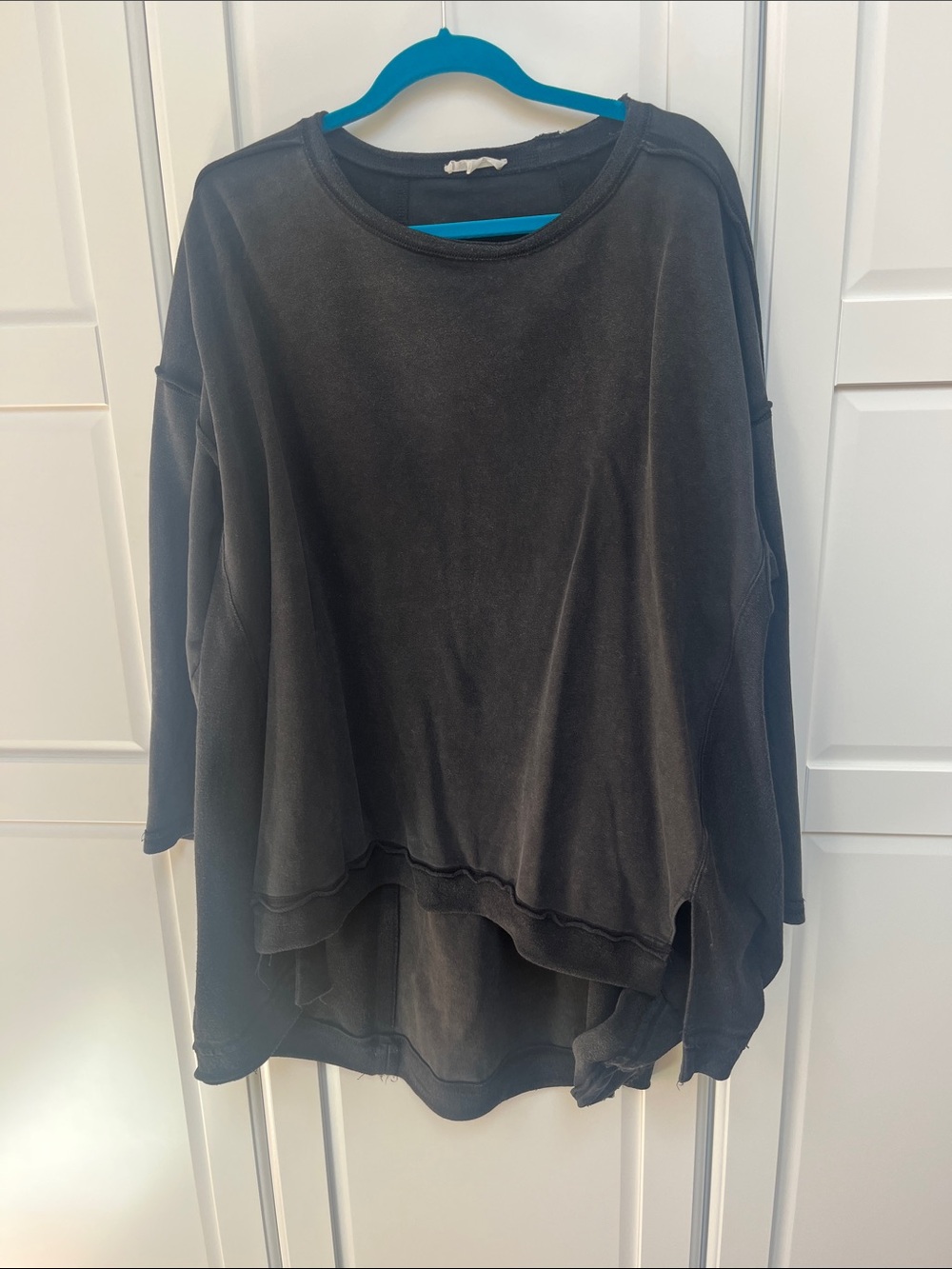 Oli & Hali Washed Black Relaxed Pullover Sweatshirt Size Medium
